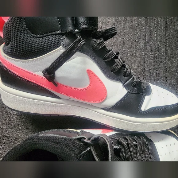 Nike Size 6.5Y Court Borough Mid 2 White Black Pink CD7782-005 Basketball Shoes